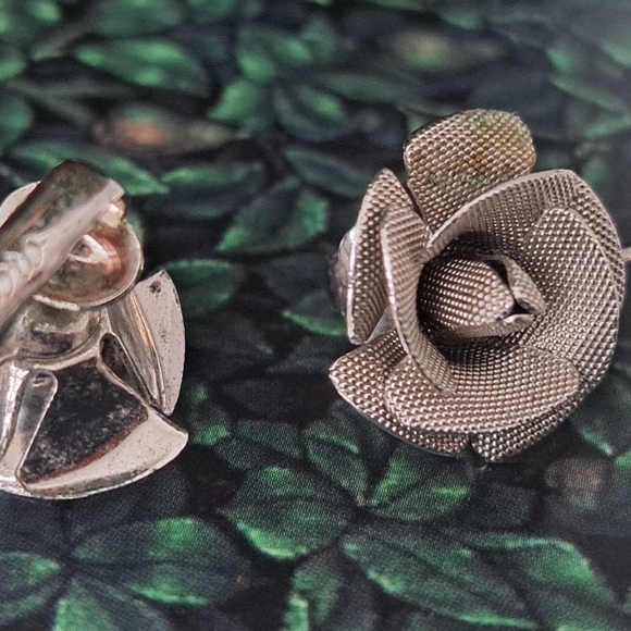 2/$20 Coro Silver mesh rose clip-on  earrings - Picture 3 of 3